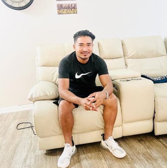 Meet your Posher, Cristobal - Picture 1 of 1